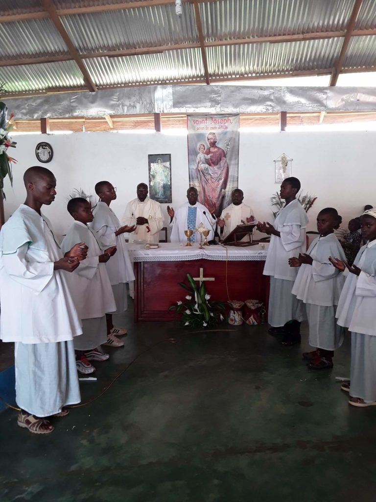 Le Christ Roi de l’Univers célébré avec faste sur la colline