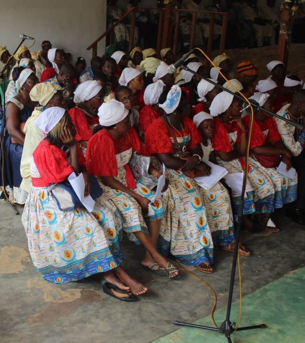 LE CHŒUR DES BÉATITUDES (CHORALE DE LA COMMUNAUTÉ)